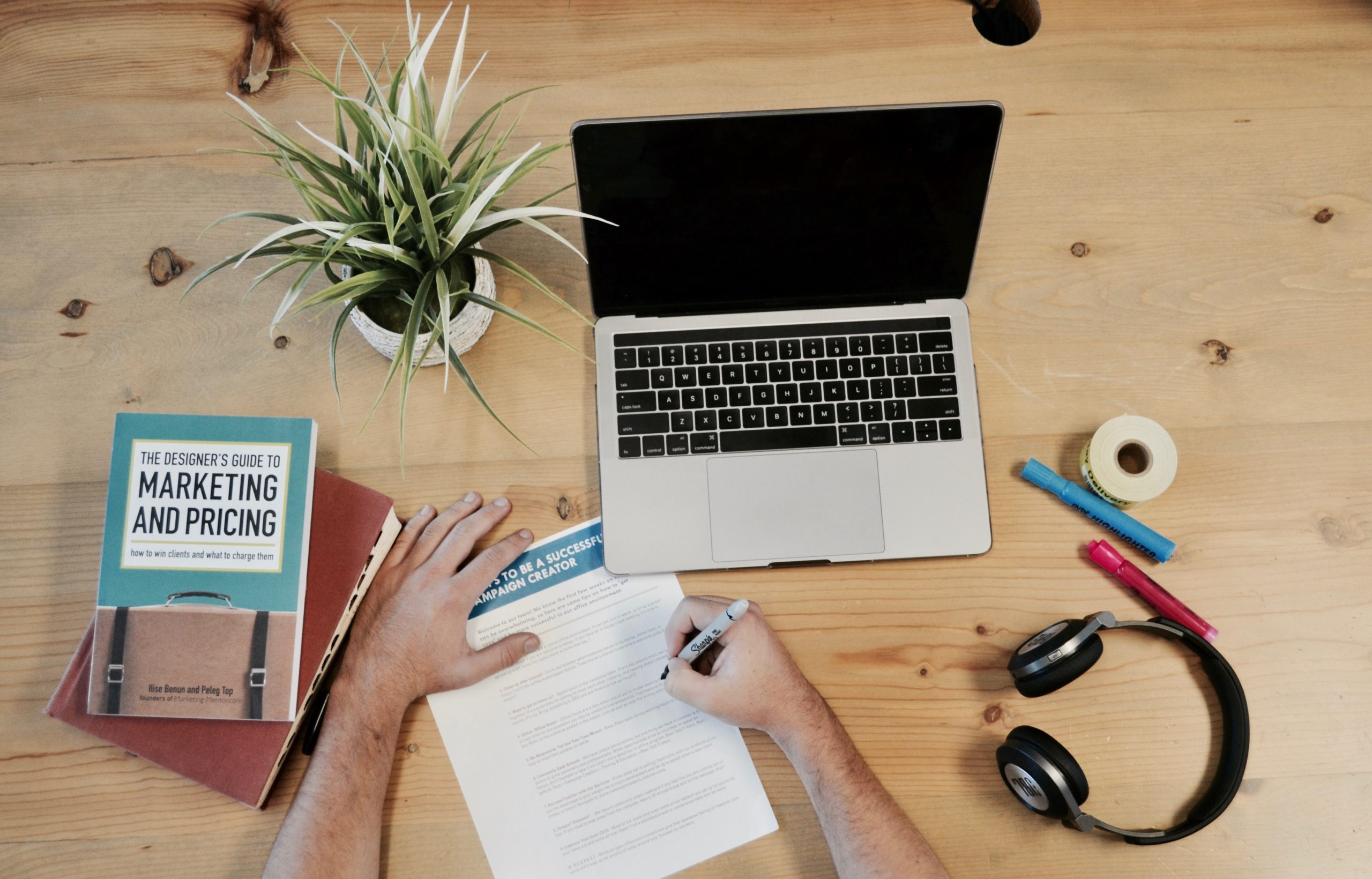 Social Media Freelancing: From Side Hustle to Full-Time Career